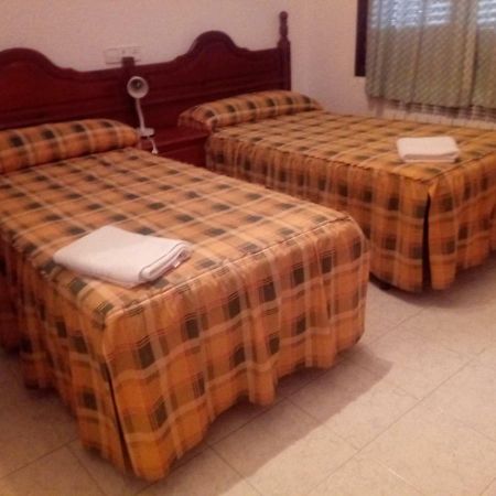 Hostal Restaurante San Millan 奥里韦拉德尔特雷梅达尔 外观 照片
