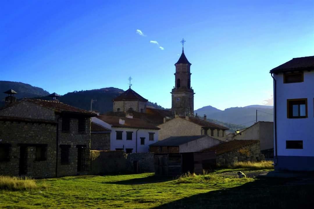 Hostal Restaurante San Millan 奥里韦拉德尔特雷梅达尔 外观 照片