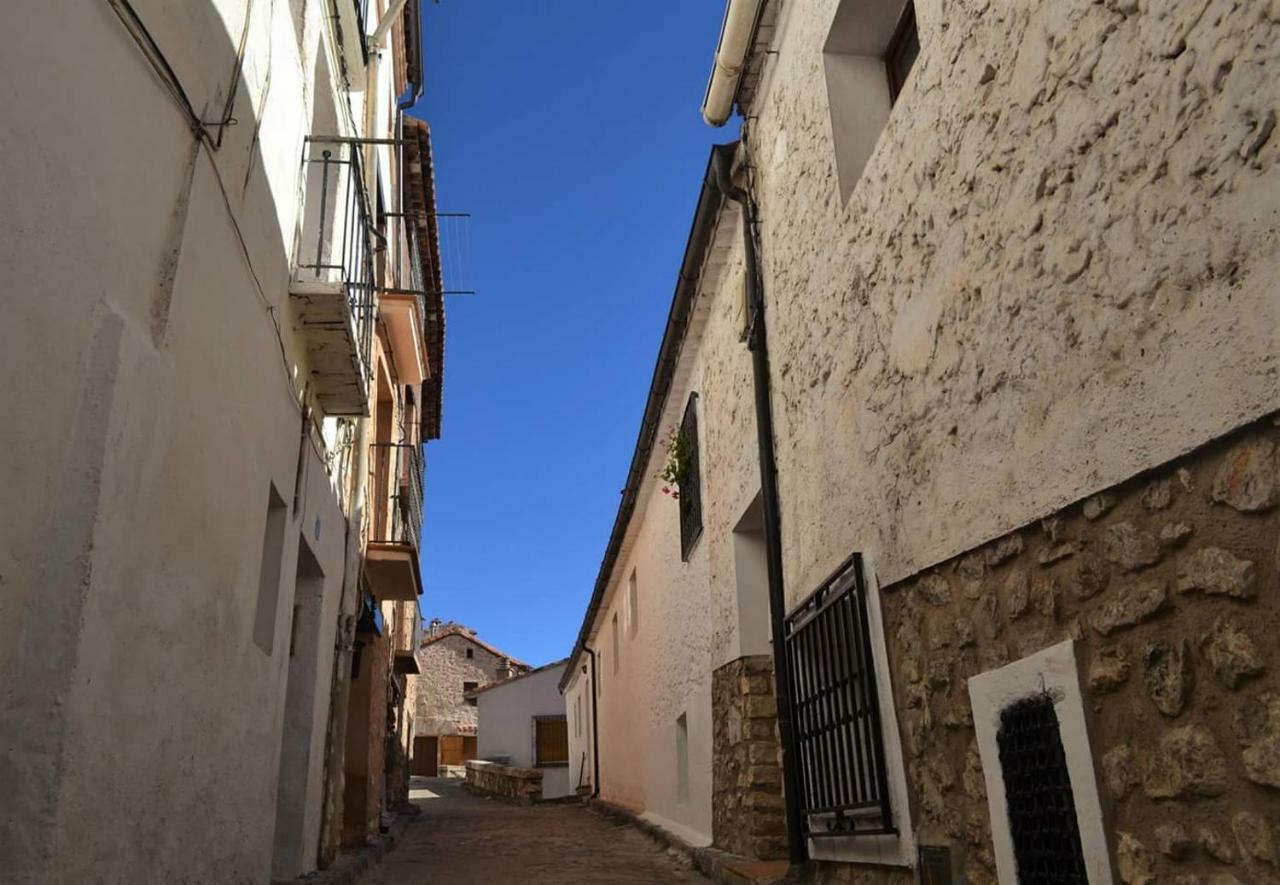 Hostal Restaurante San Millan 奥里韦拉德尔特雷梅达尔 外观 照片