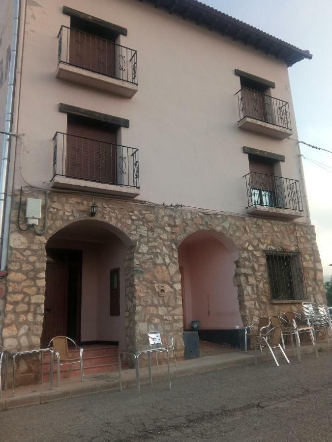 Hostal Restaurante San Millan 奥里韦拉德尔特雷梅达尔 外观 照片