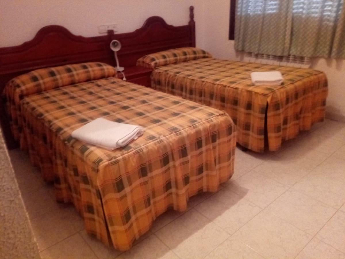 Hostal Restaurante San Millan 奥里韦拉德尔特雷梅达尔 外观 照片