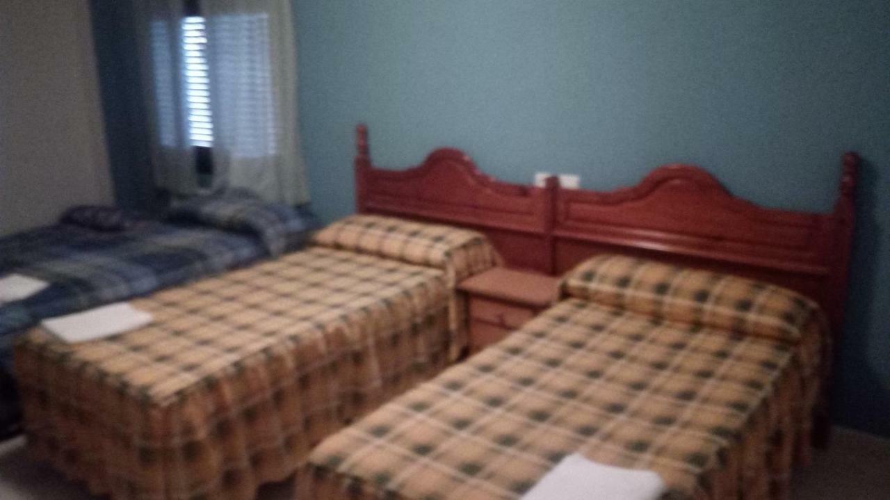 Hostal Restaurante San Millan 奥里韦拉德尔特雷梅达尔 外观 照片